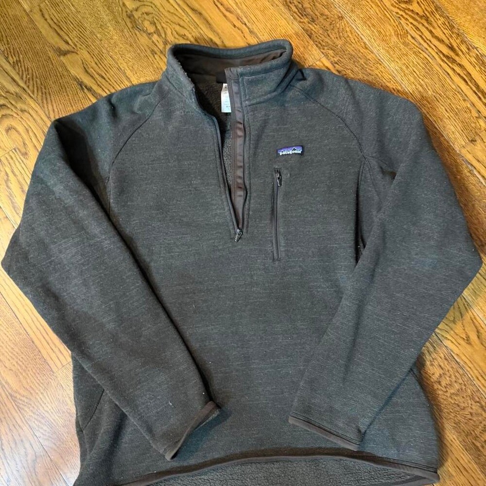 Patagonia men’s grey quarter zip sweatshirt Size L #outdoor #hiking